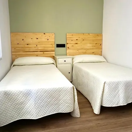 Casa El Acebal * 利亚内斯